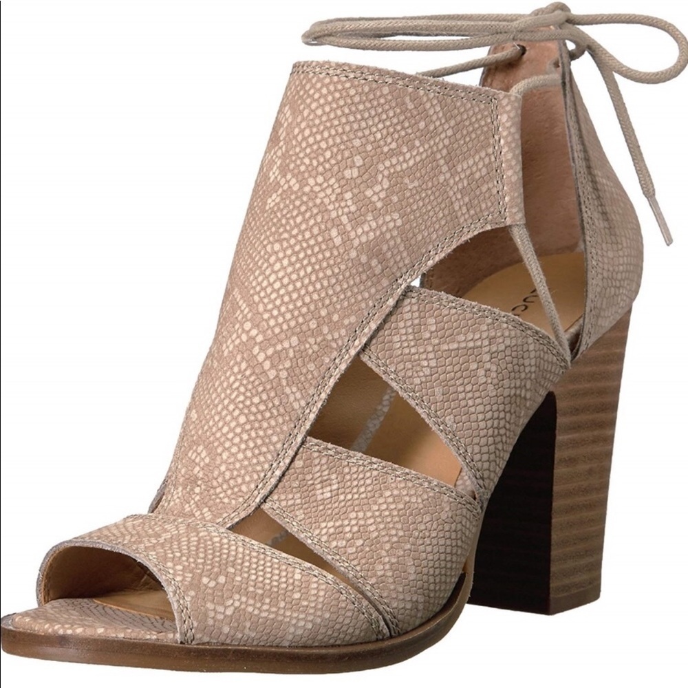 Lucky “Lanita” peep toe lace up chunk heel sandal 10 M​